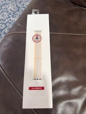 Apple Watch Sport Loop 45 Starlight new in box